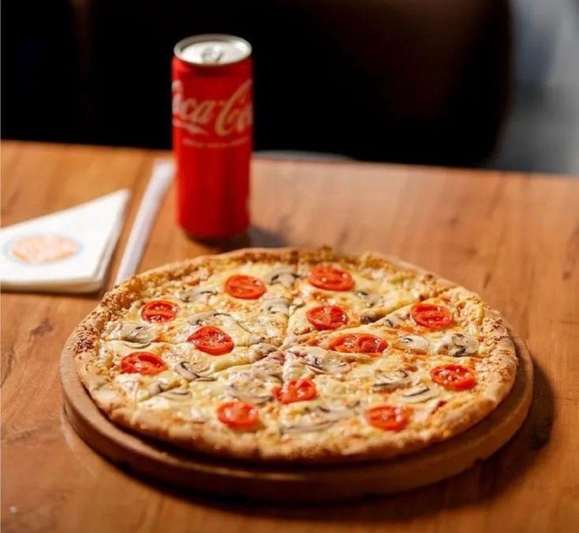 PIZZA & COCA COLA